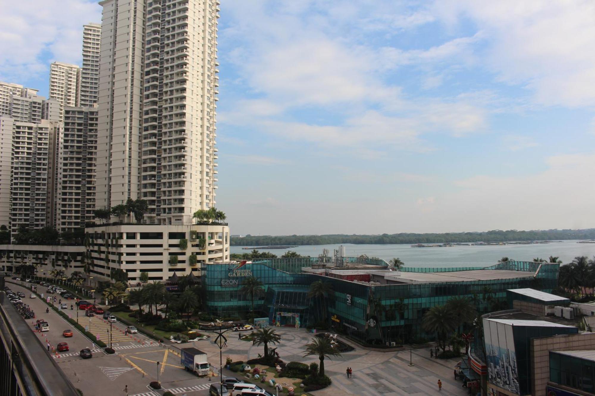 Apartemen Country Garden Danga Bay *